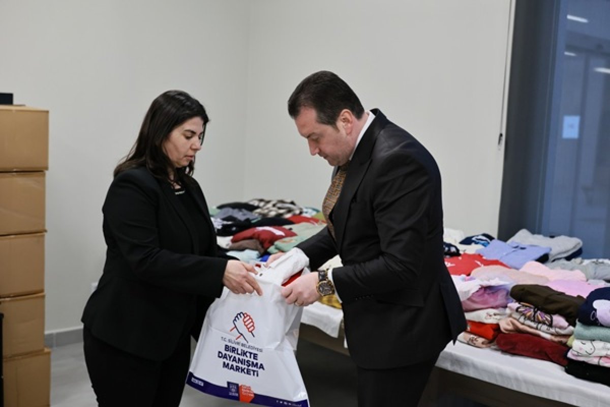 4 bin çocuğa 8 bin parça bayramlık kıyafet ulaştırıldı
