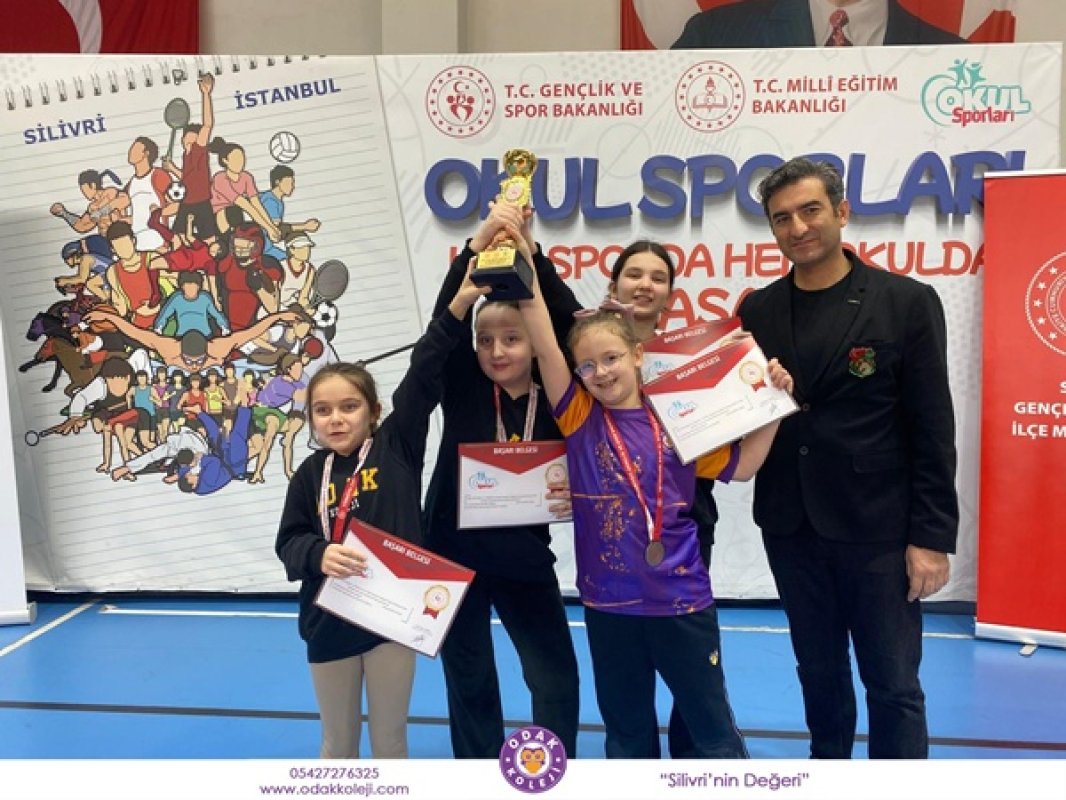 Odak Koleji Minik Kızlar Takımlarıyla Satrançta İlçe Dereceleri Kazandı